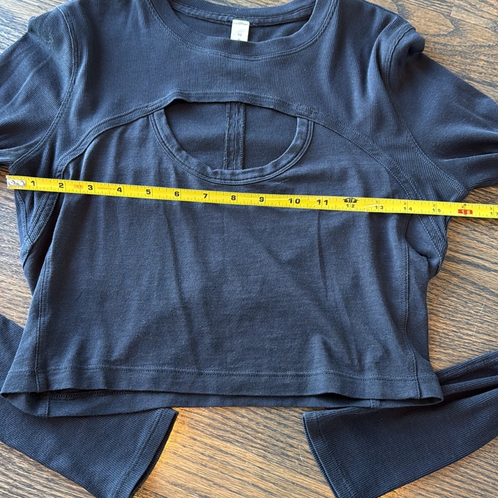 Lululemon Black LA Better Best Long Sleeve Crop Cropped Keyhole Cut Out Size 10 - Picture 12 of 16